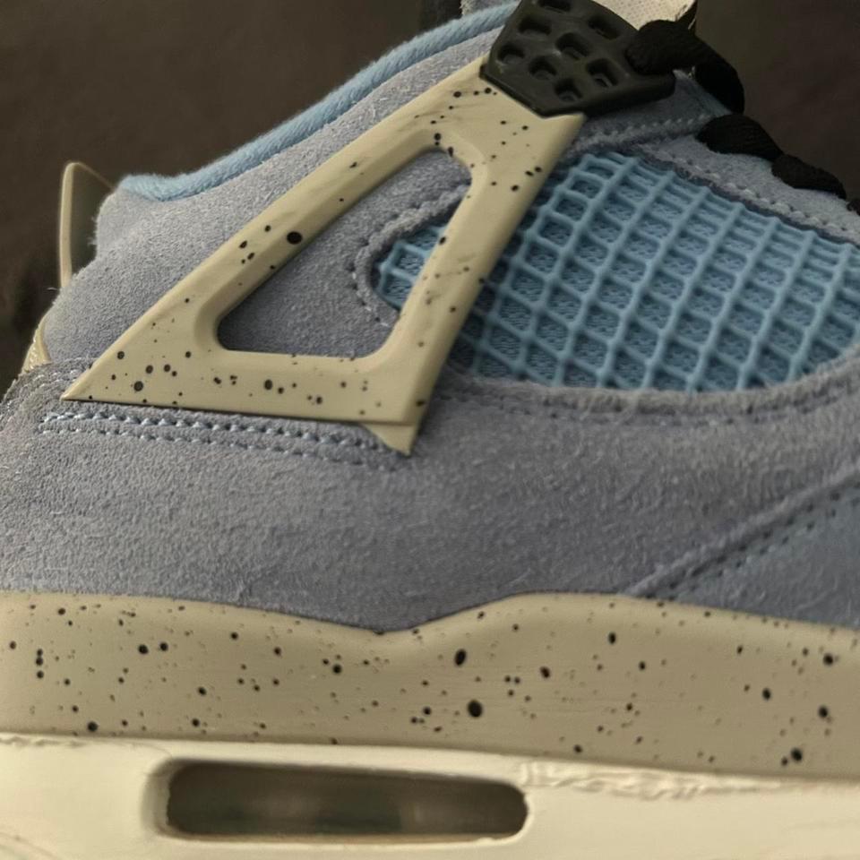 Jordan 4 University Blue Size 3704 5