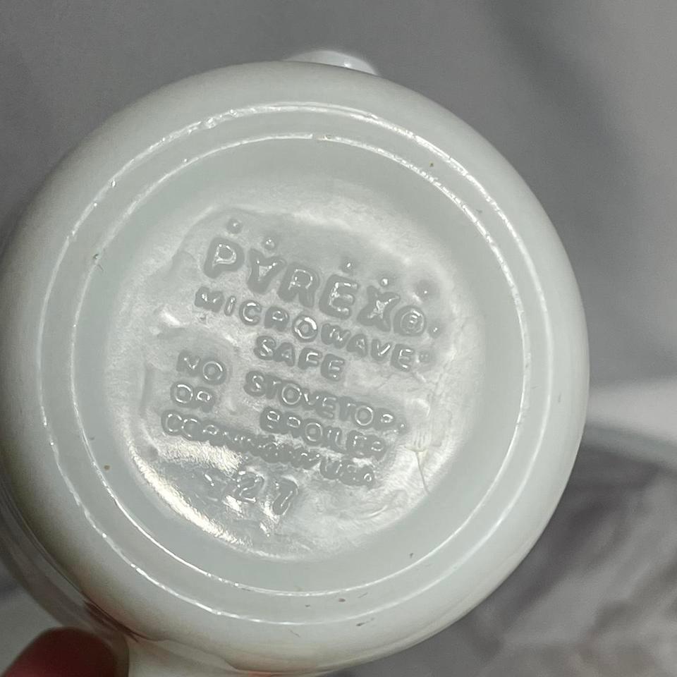 This Is A Vintage Pyrex 4