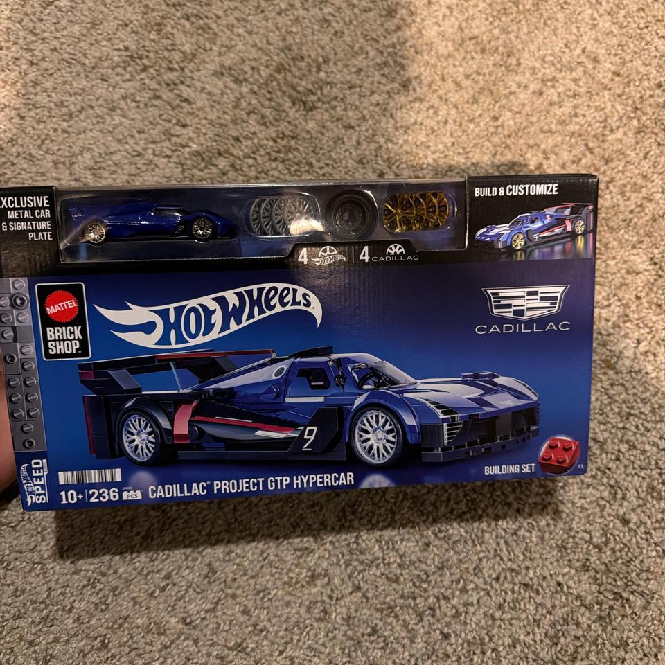 Unopened Hot Wheels Cadillac Gtp 3f4e
