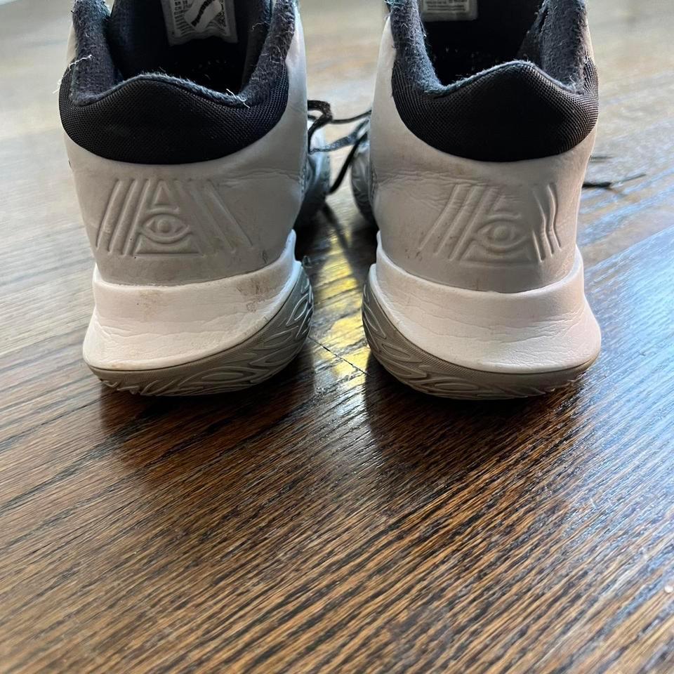 Nike Kyrie 4 Basketball Shoes 5