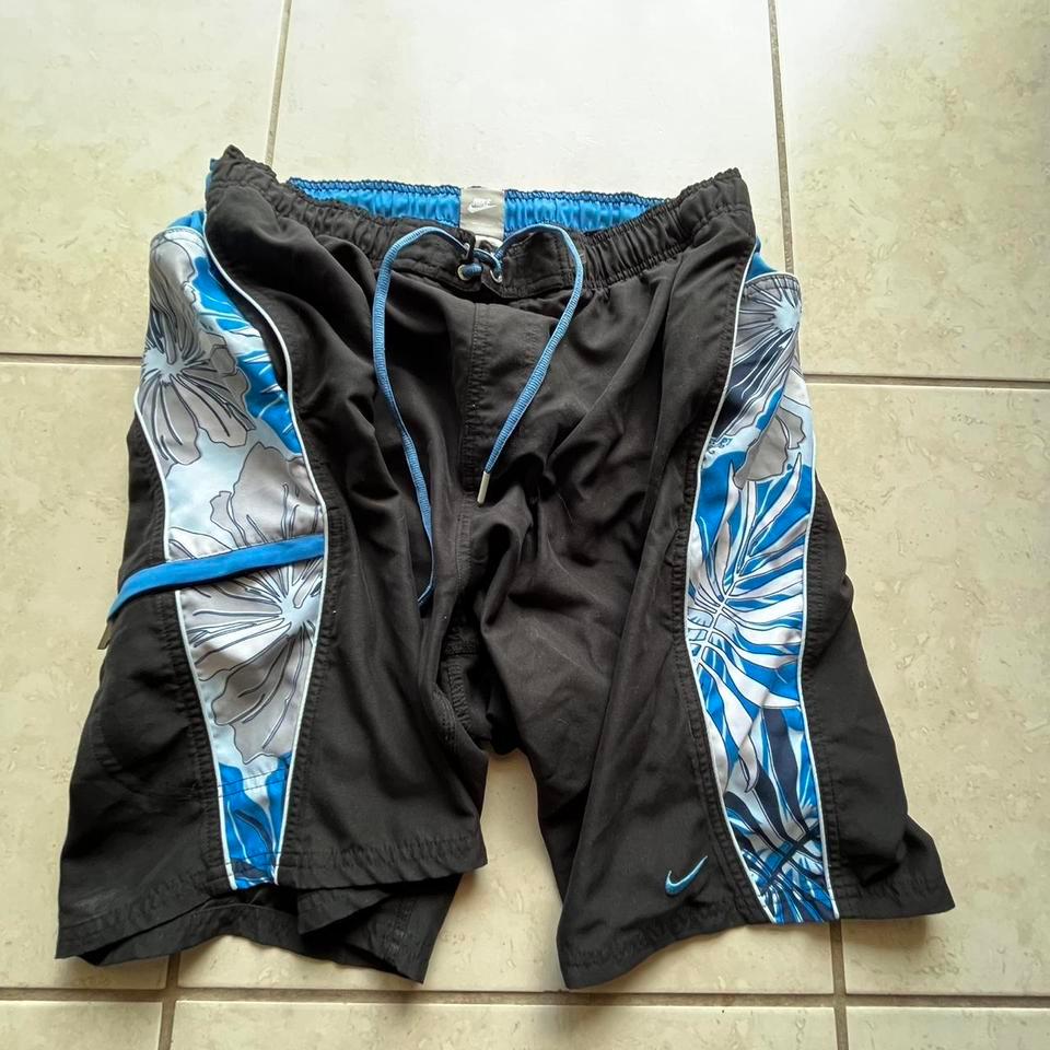 2000s Surfwesr Nike Black And 5