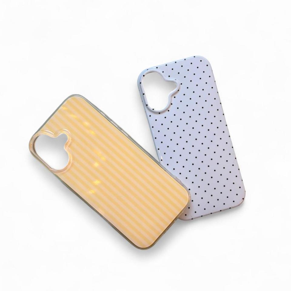 Iphone 17 Yellow Stripes And D635