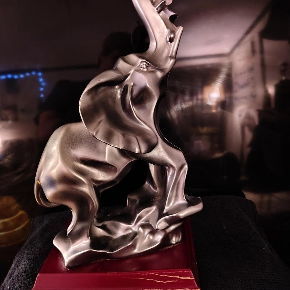 Silver Elephant Sculpture On Wood 36a1 3