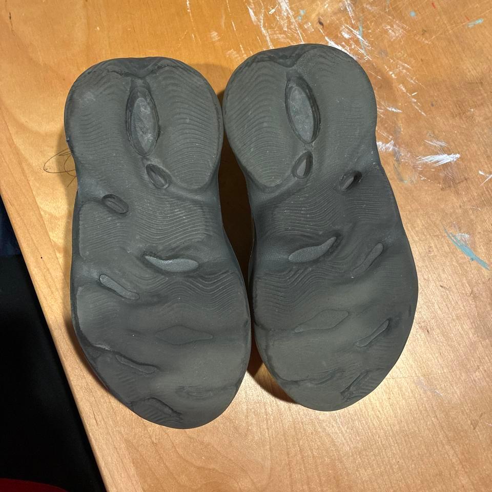 Onyx Yeezy Foam Runners Size Dc7d 2