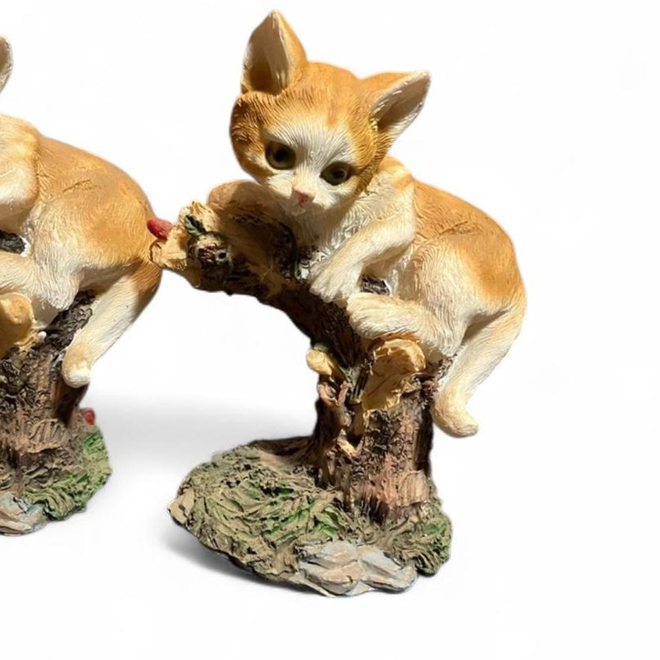 Vintage Set Of 2 Resin B8c3 3