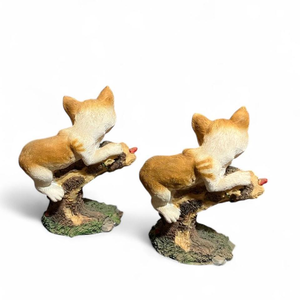 Vintage Set Of 2 Resin B8c3 2