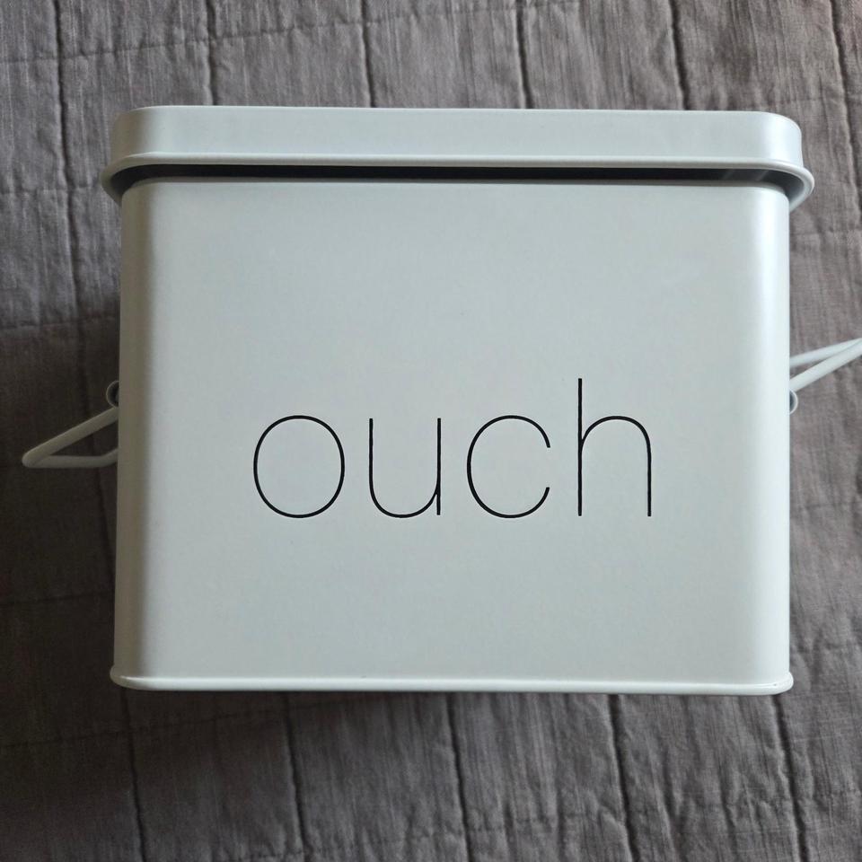 White Metal Storage Box With Aeb7