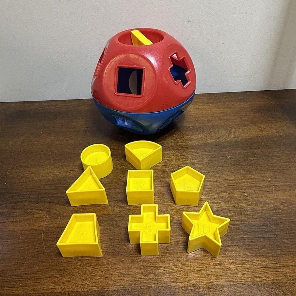 Vintage Tupperware Sorting Toy Ball 5332 2