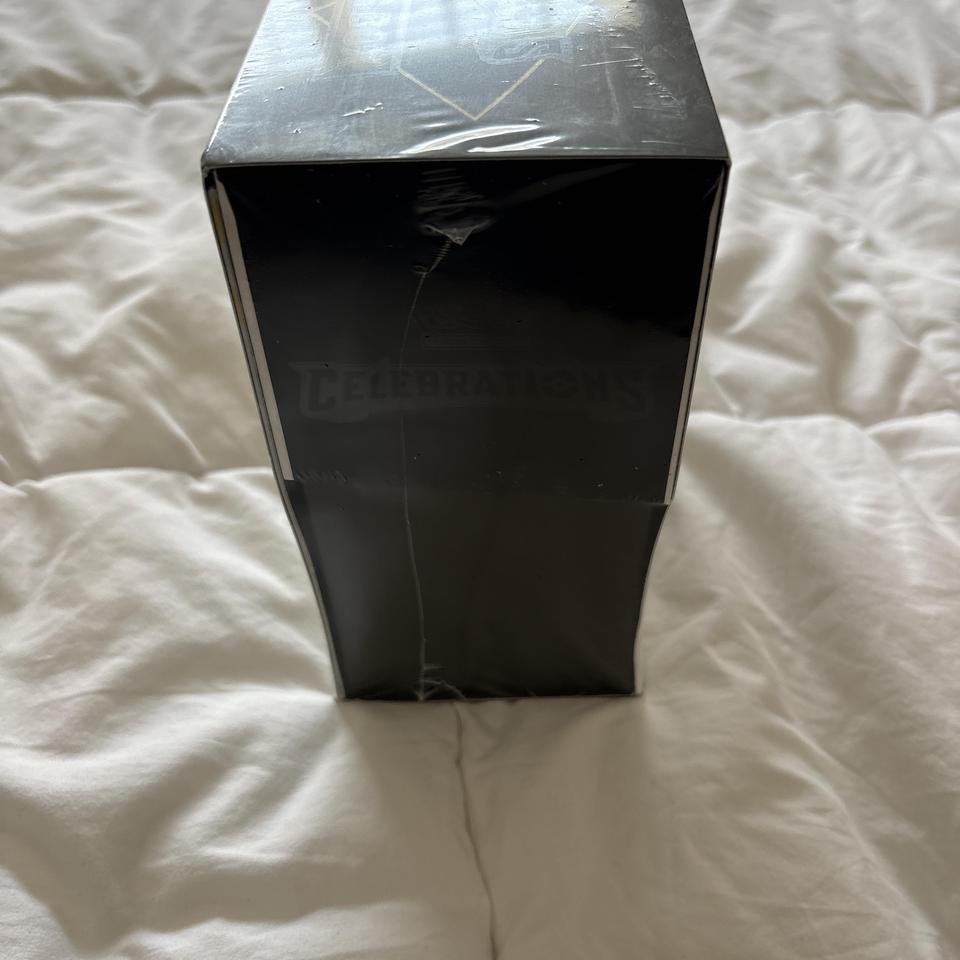 Pokemon Celebrations Elite Trainer Box B7e3 4