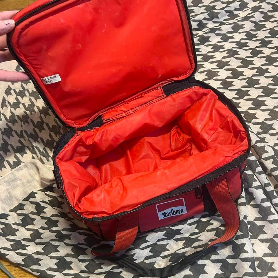 Marlboro Red Vintage Cooler Bag Ea22 3