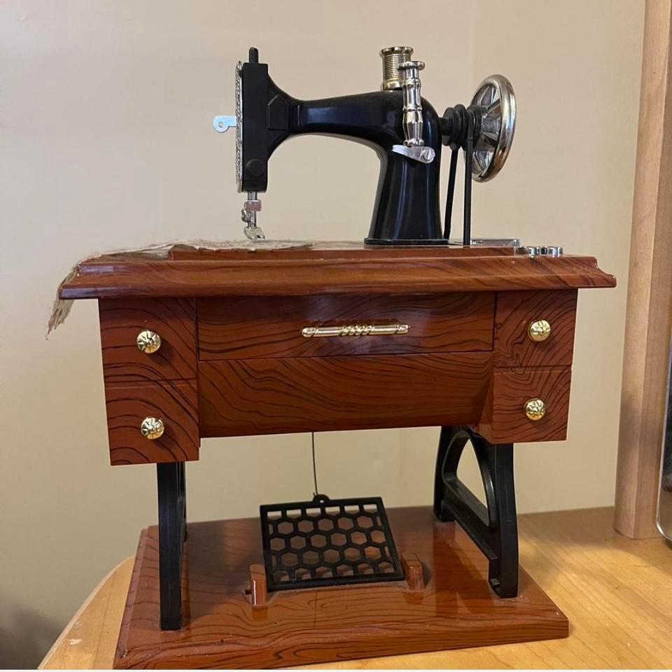 Miniature Wooden Sewing Machine With