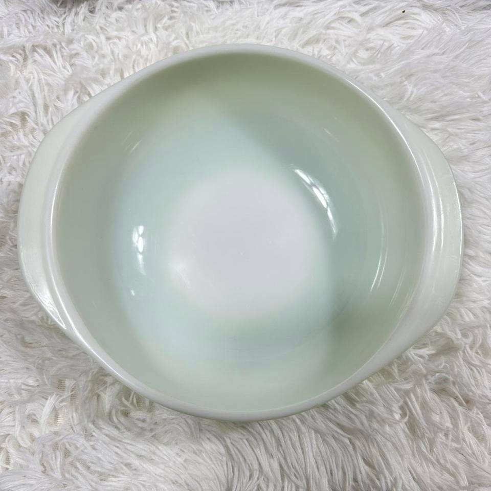 This Vintage Pyrex 024 Lime 2