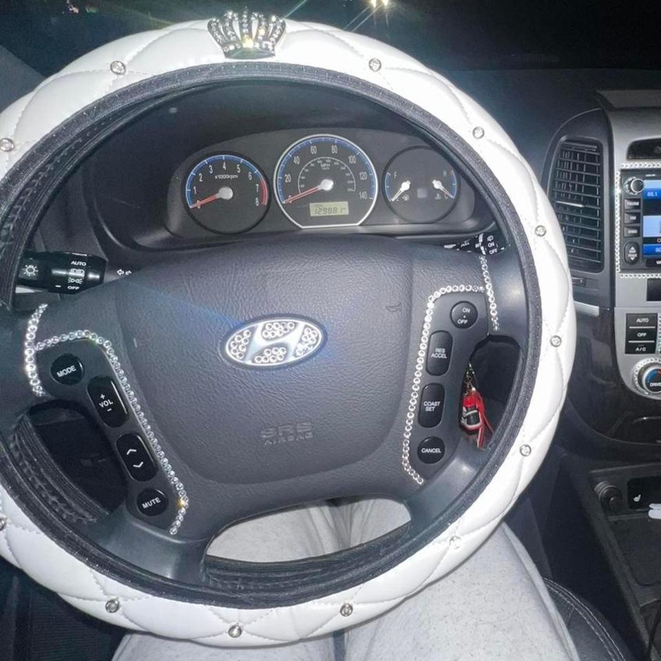 White Black Steering Wheel D999
