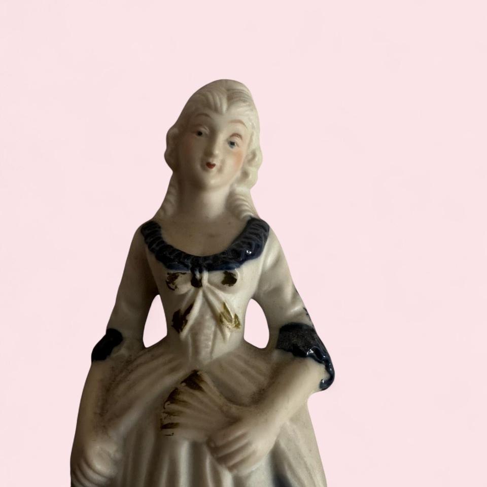 Vintage Porcelain Figurine Of A Efda 4