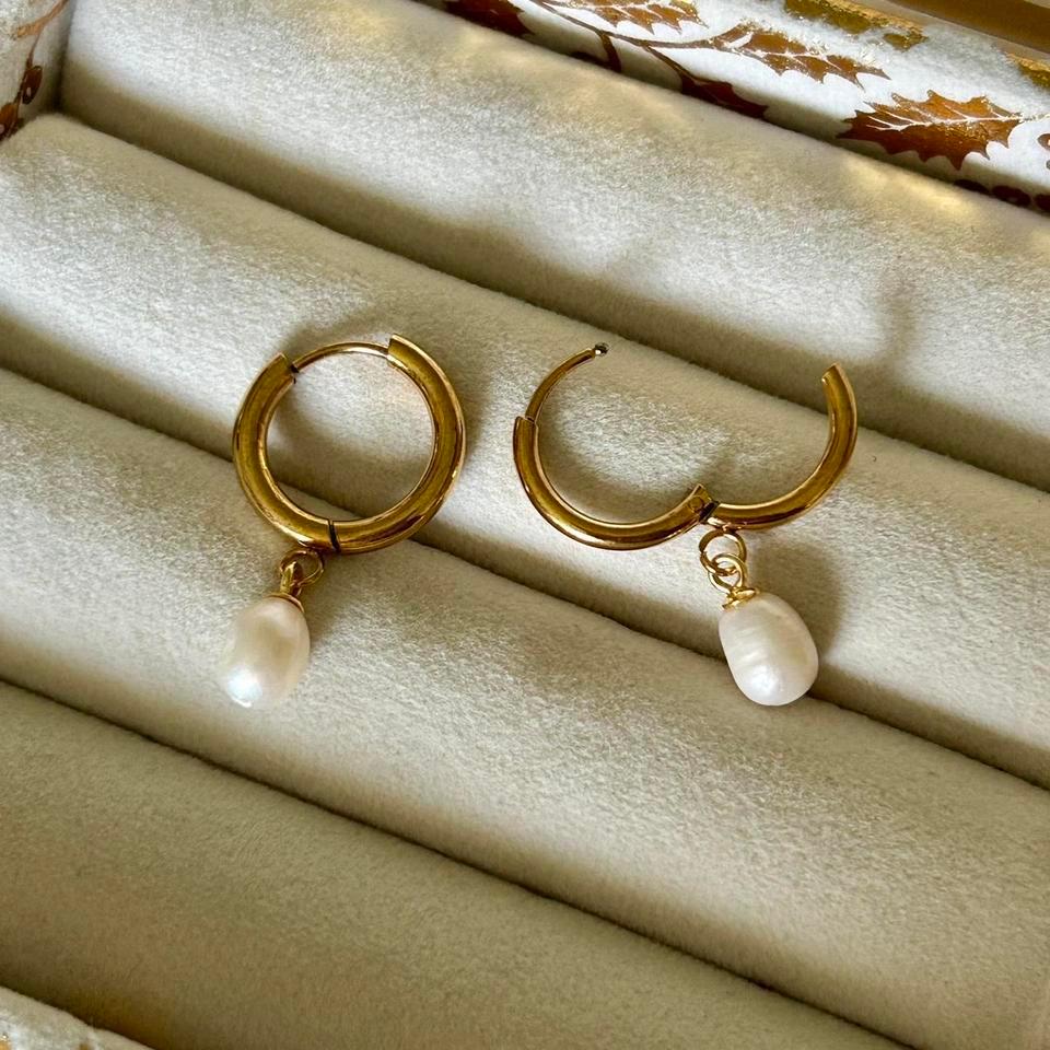 Pearl Dainty Huggy Earrings Details 6427 6