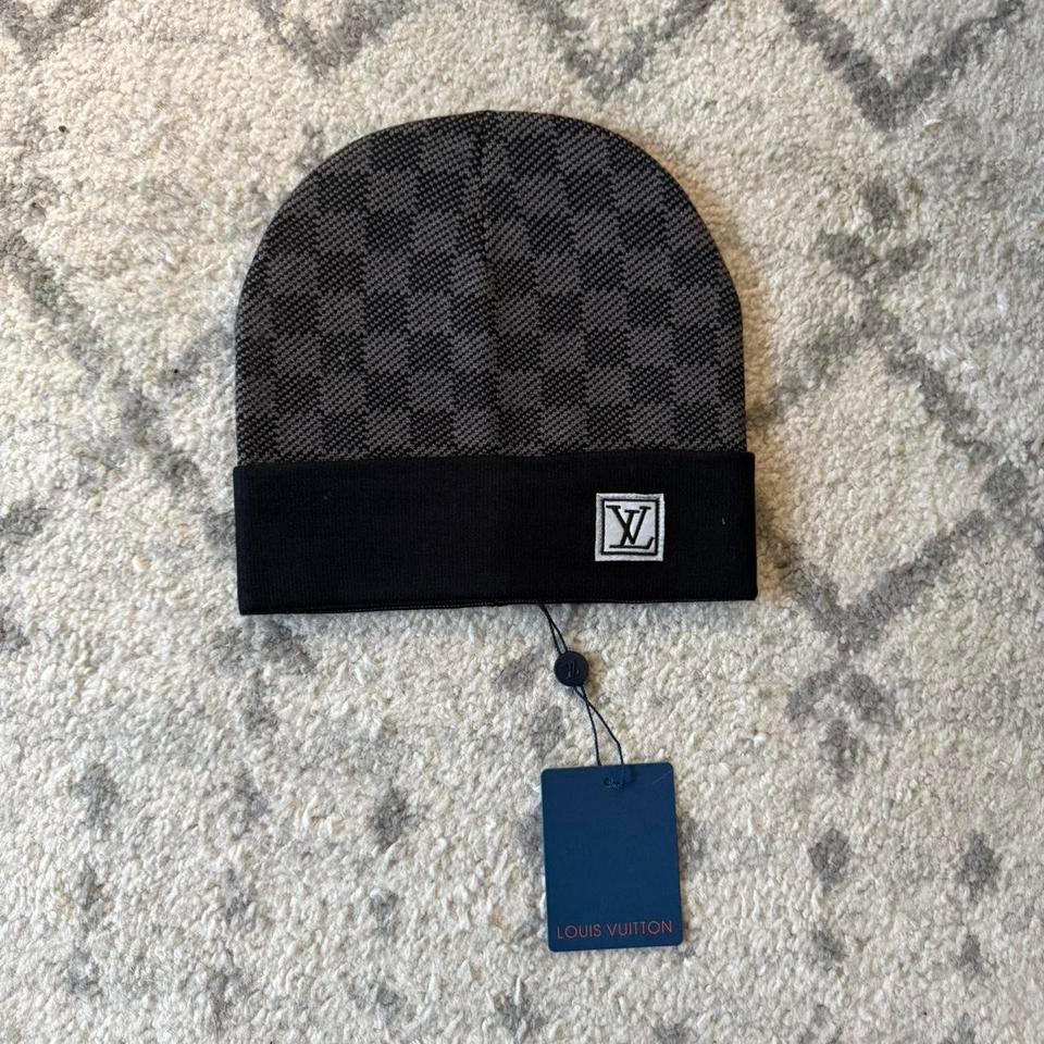 L V Black Beanie Luxury B404