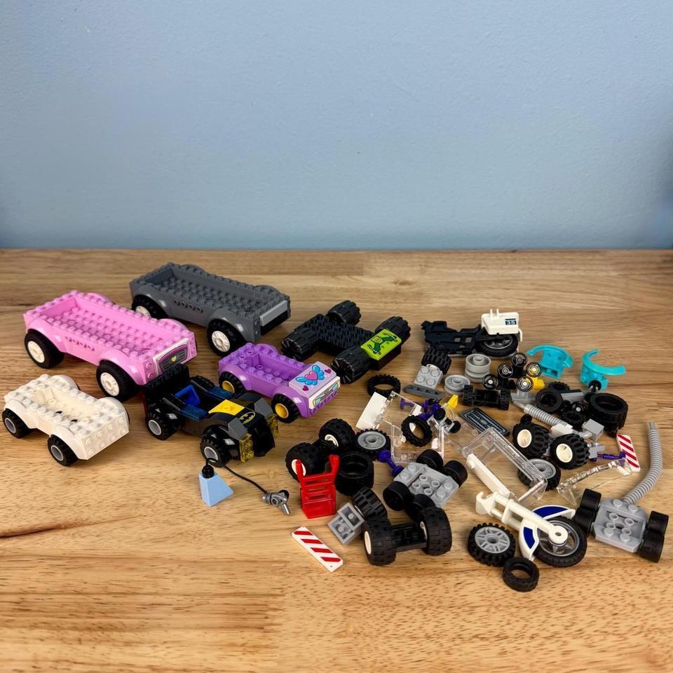 Lego Vehicle Chassis Wheels Windshields F87a