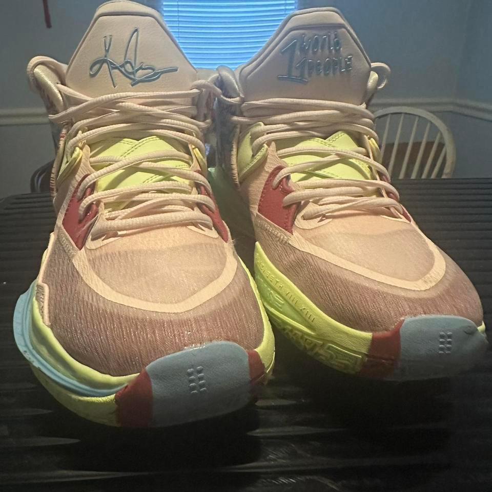 Kyrie Infinity 8 1 World