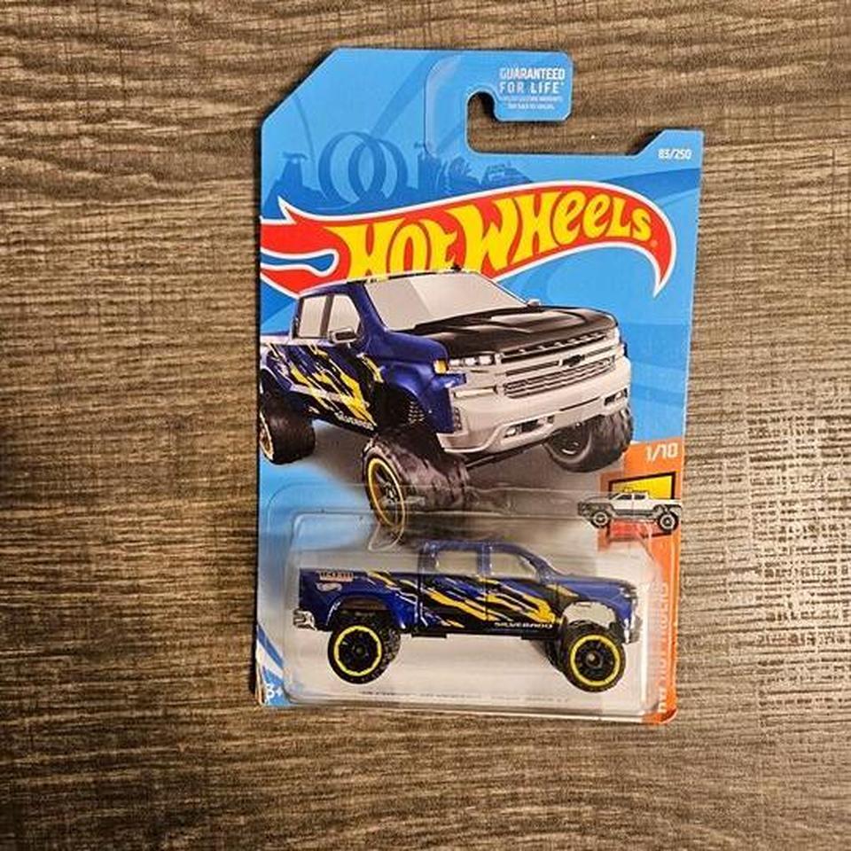 Hot Wheels 19 Chevy Silverado