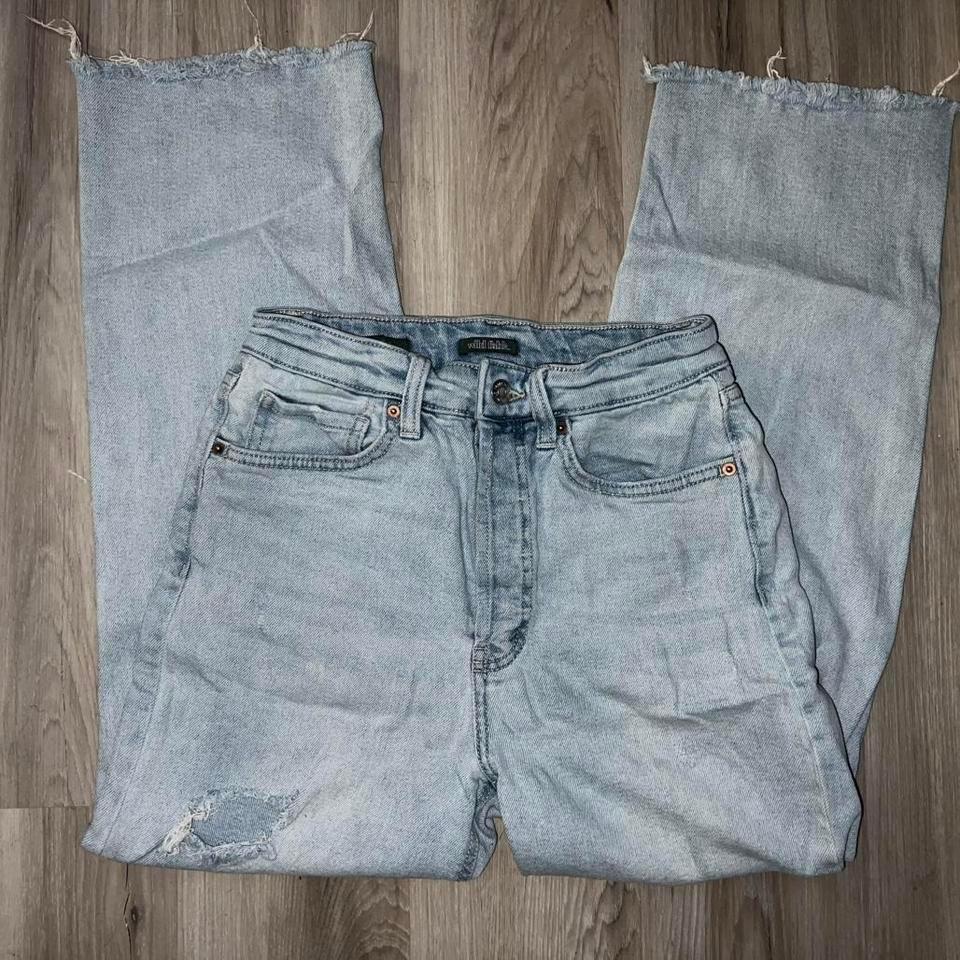 Light Wash Ripped High Waisted Straight C061 2