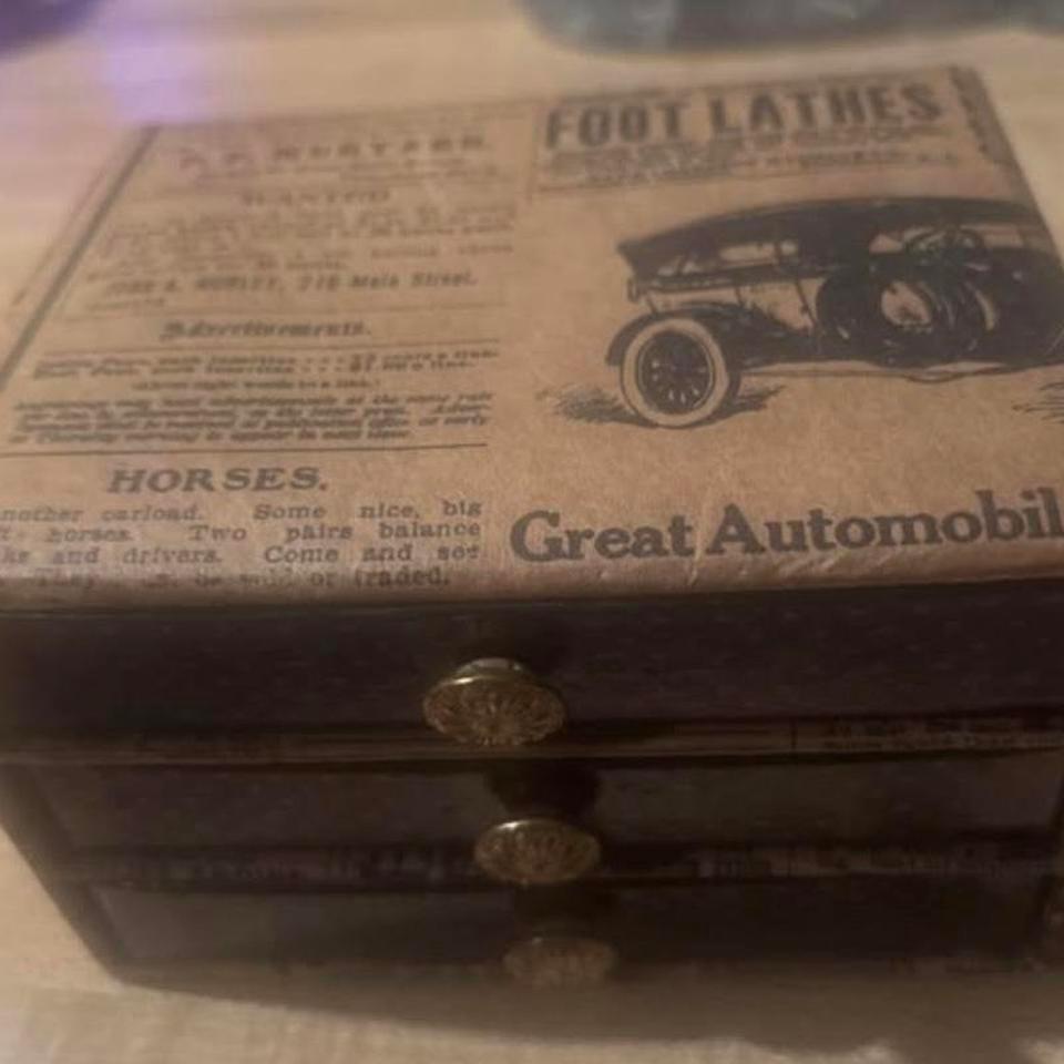 Small Decorative Storage Chest E5b2
