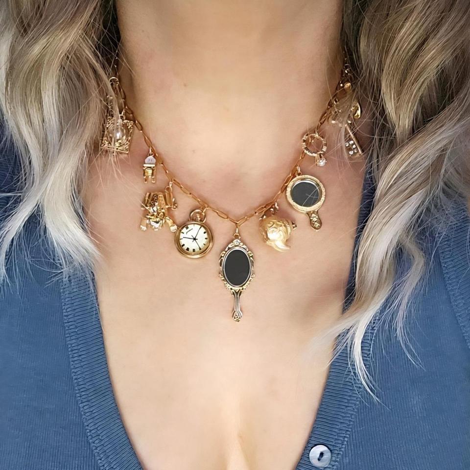 Gold Tone Metal Charm Necklace With 6d11 2