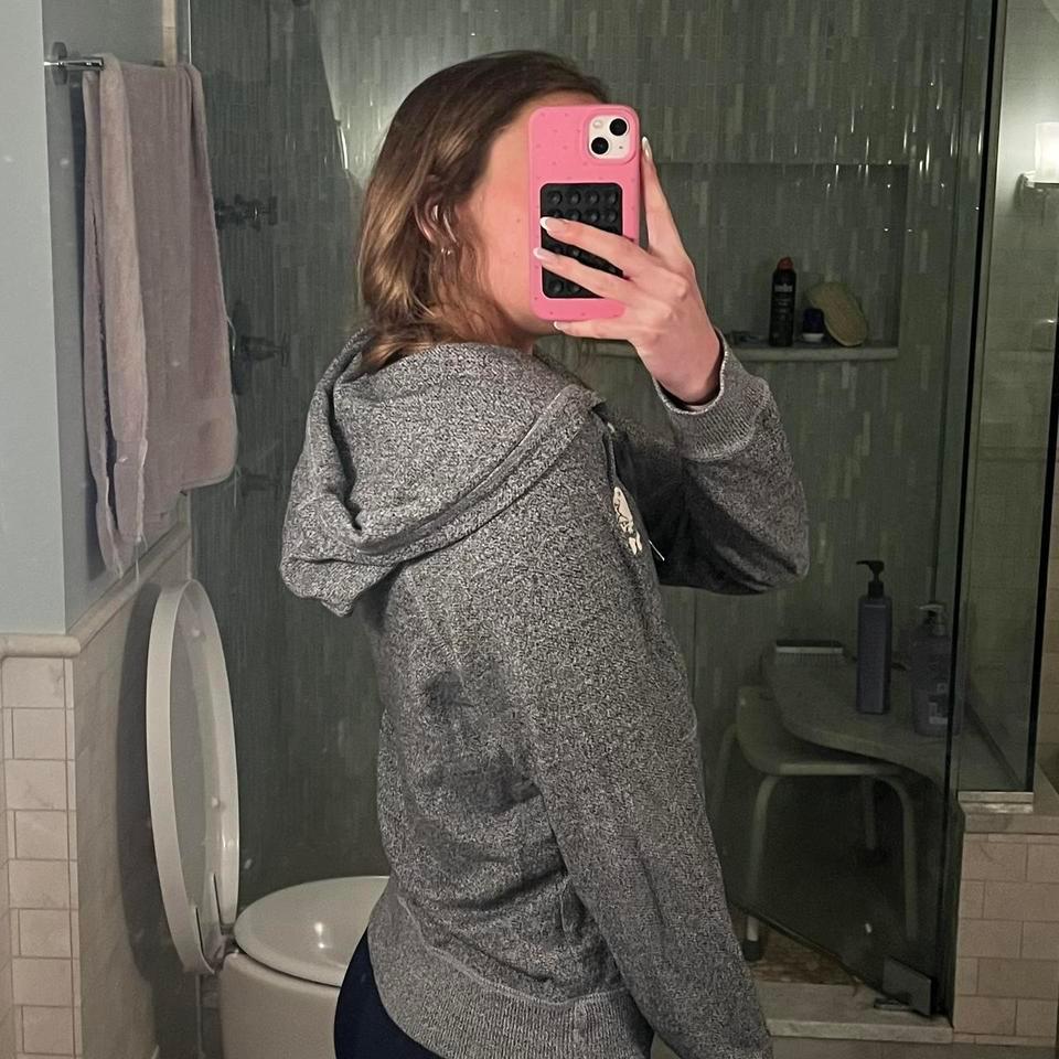 Roots Grey Zip Up Soo Cute 2