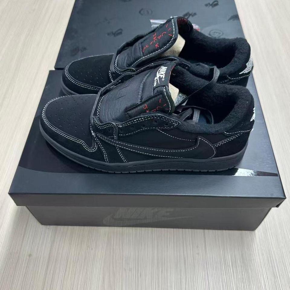 Size 7 Jordan 1 1ee3 3