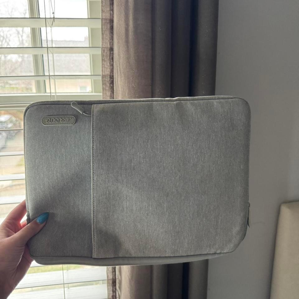 Padded Grey Laptop Case With E710 3