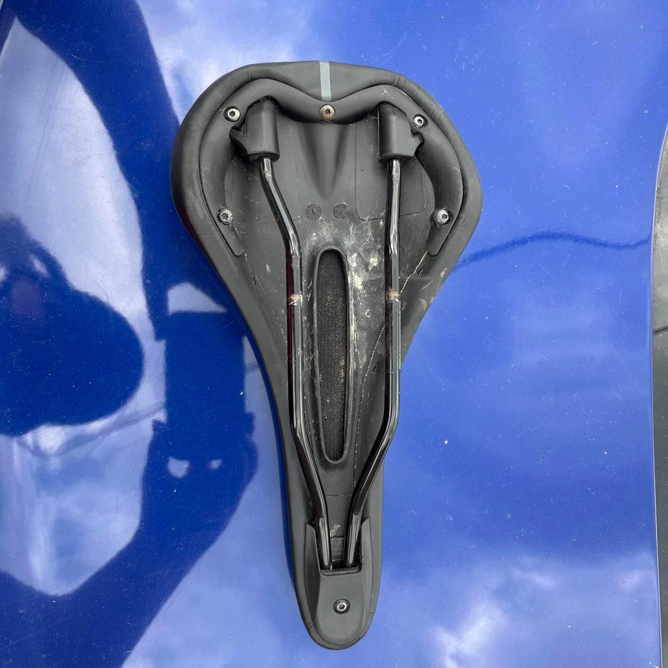 Giant Brand Black Bike Saddle C487 2