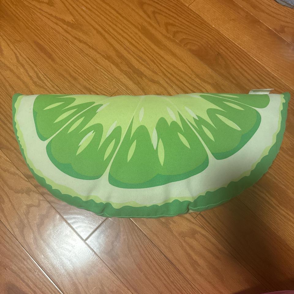Green Lime Pillow Used In 1b63
