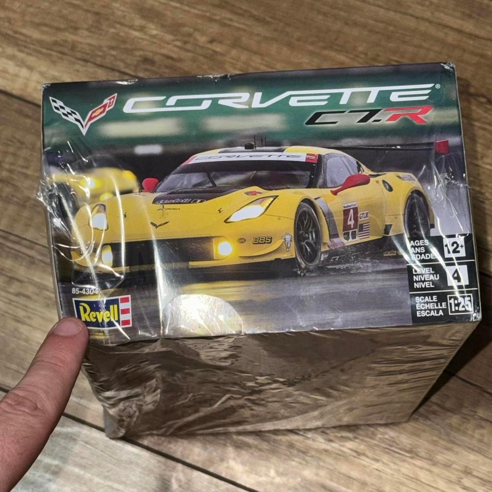 Corvette C7r 85 4304 Revell Factory 5
