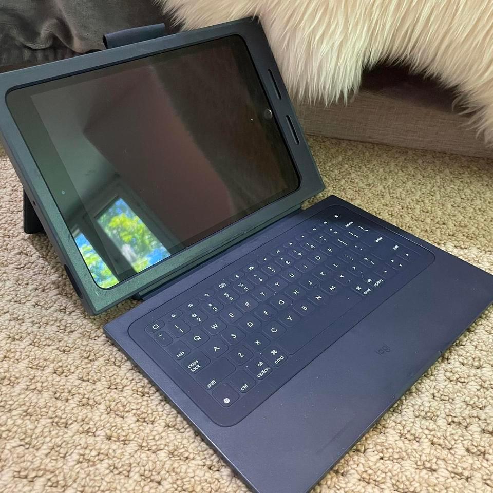 Logitech Rugged Combo 2 Ipad