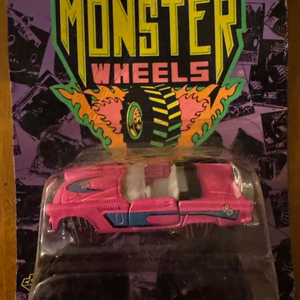 1990 Monster Wheels Pink Monster B6c3