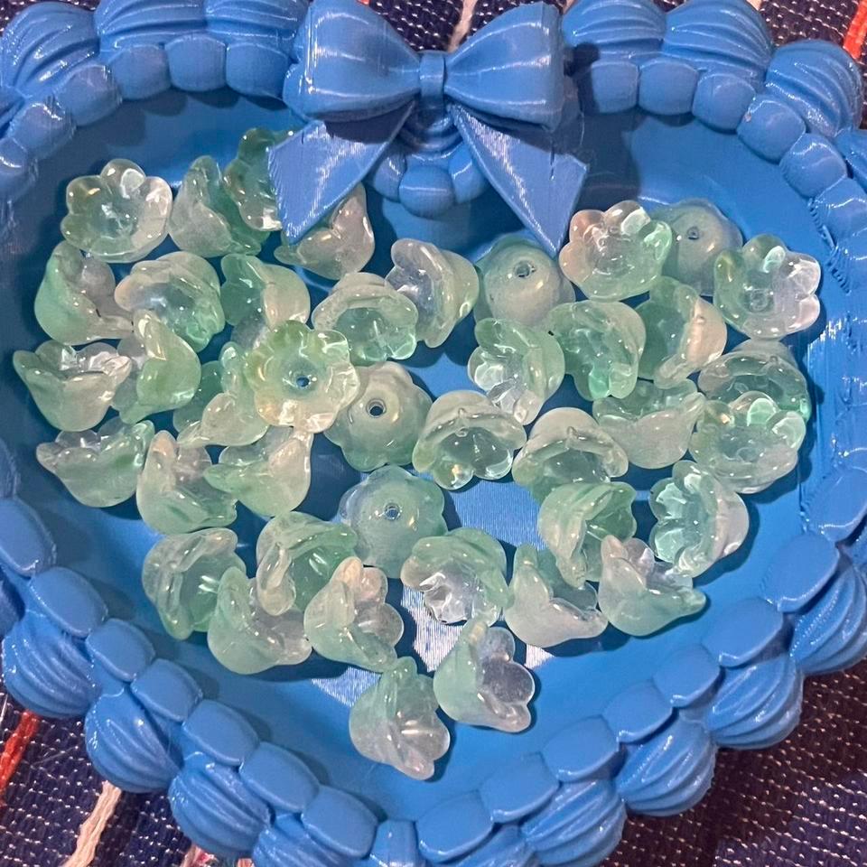 100 Pc Lot Of Glass 4