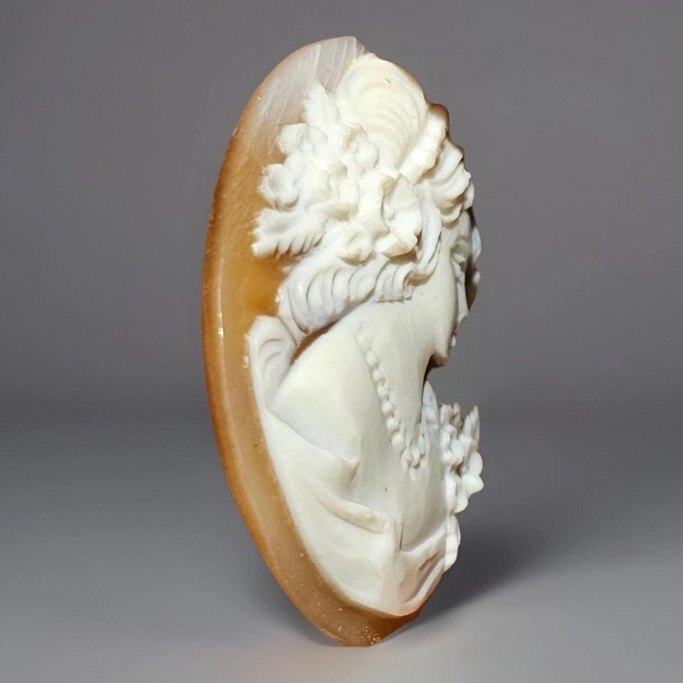 Fully Signed Cameo Hand Carved 4