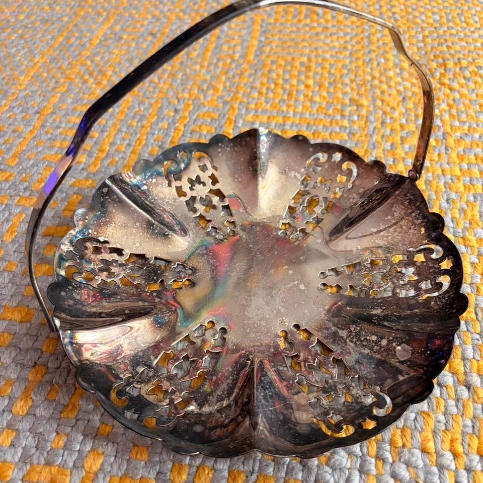 Vintage Silver Metal Circular 4f0f