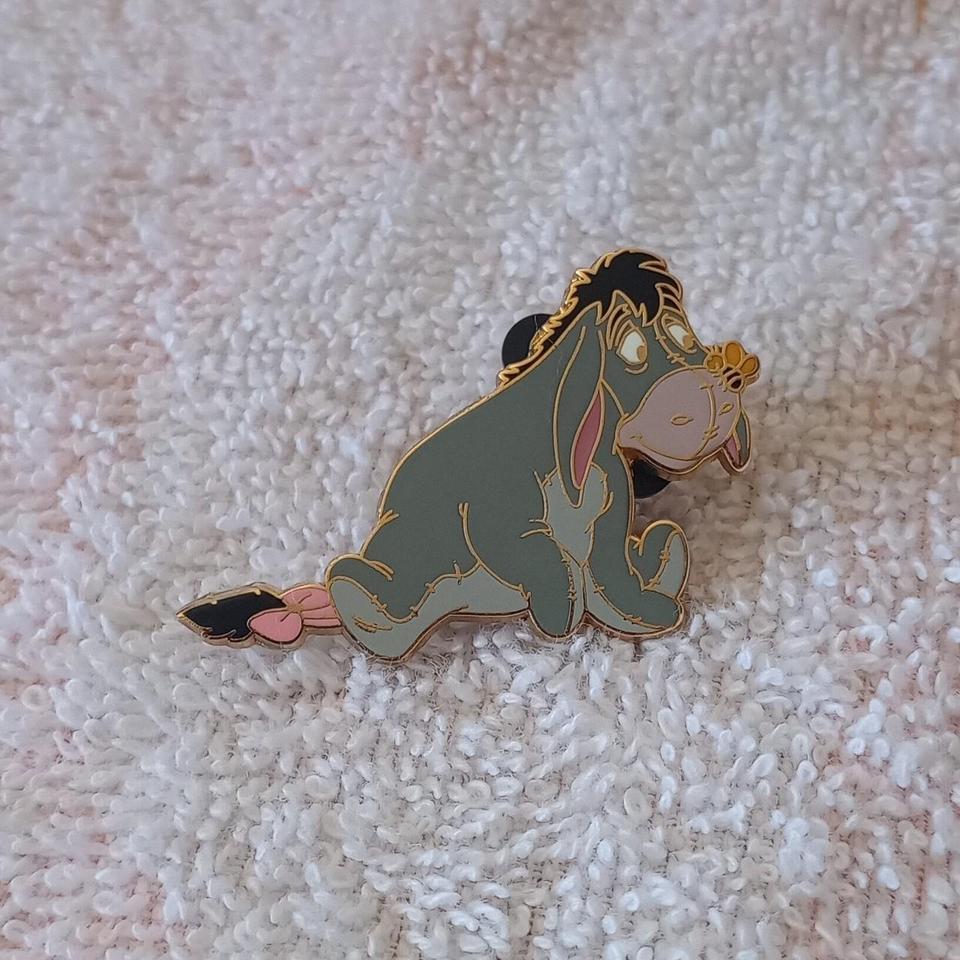 The Disney Pin Features Eeyore Eb59