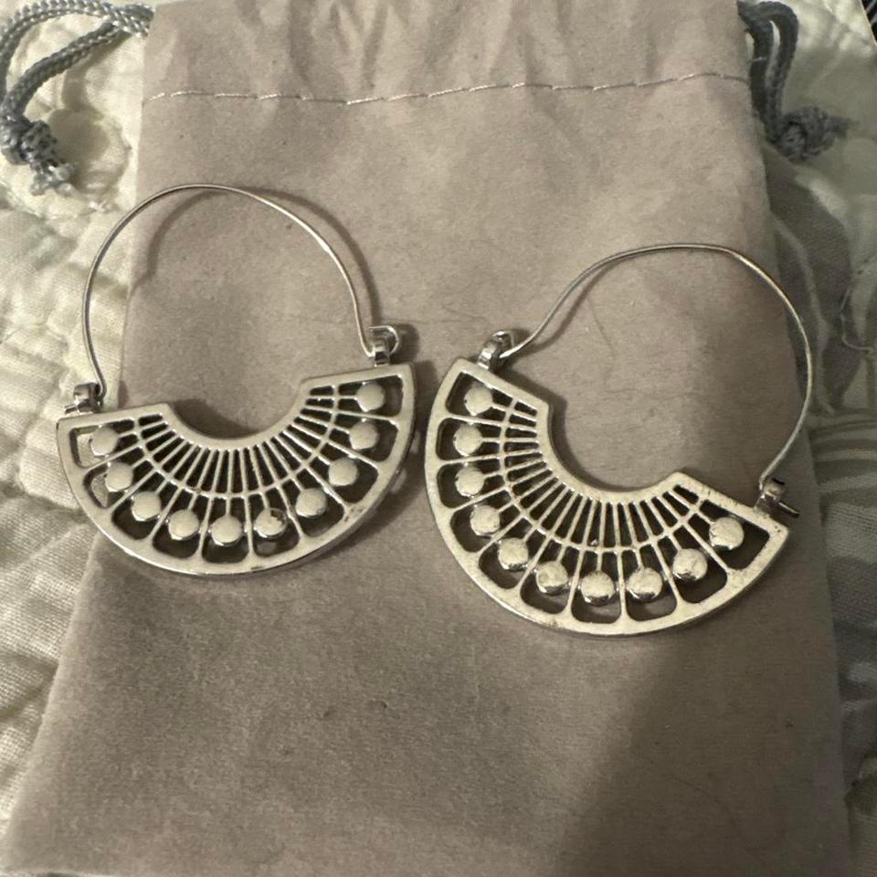 Silver Earrings With A Boho D992 2