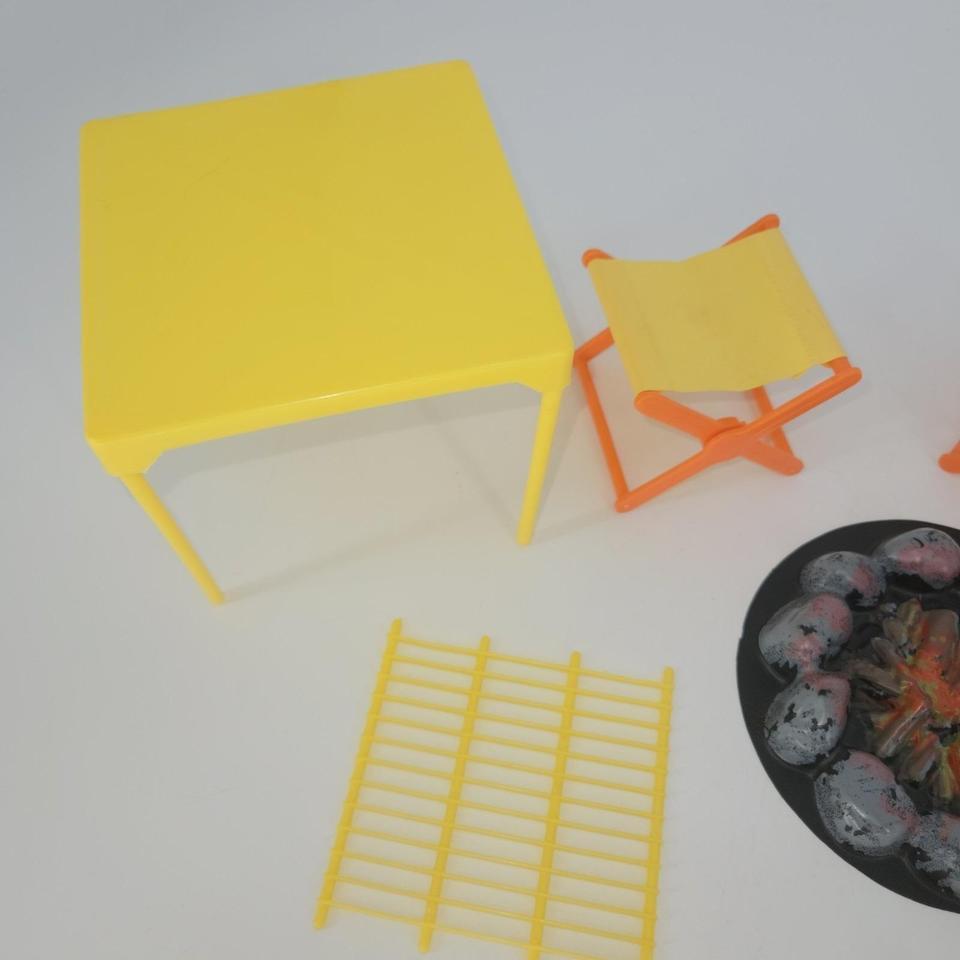 Vintage Barbie Camping Campfire Furniture 6e00 6
