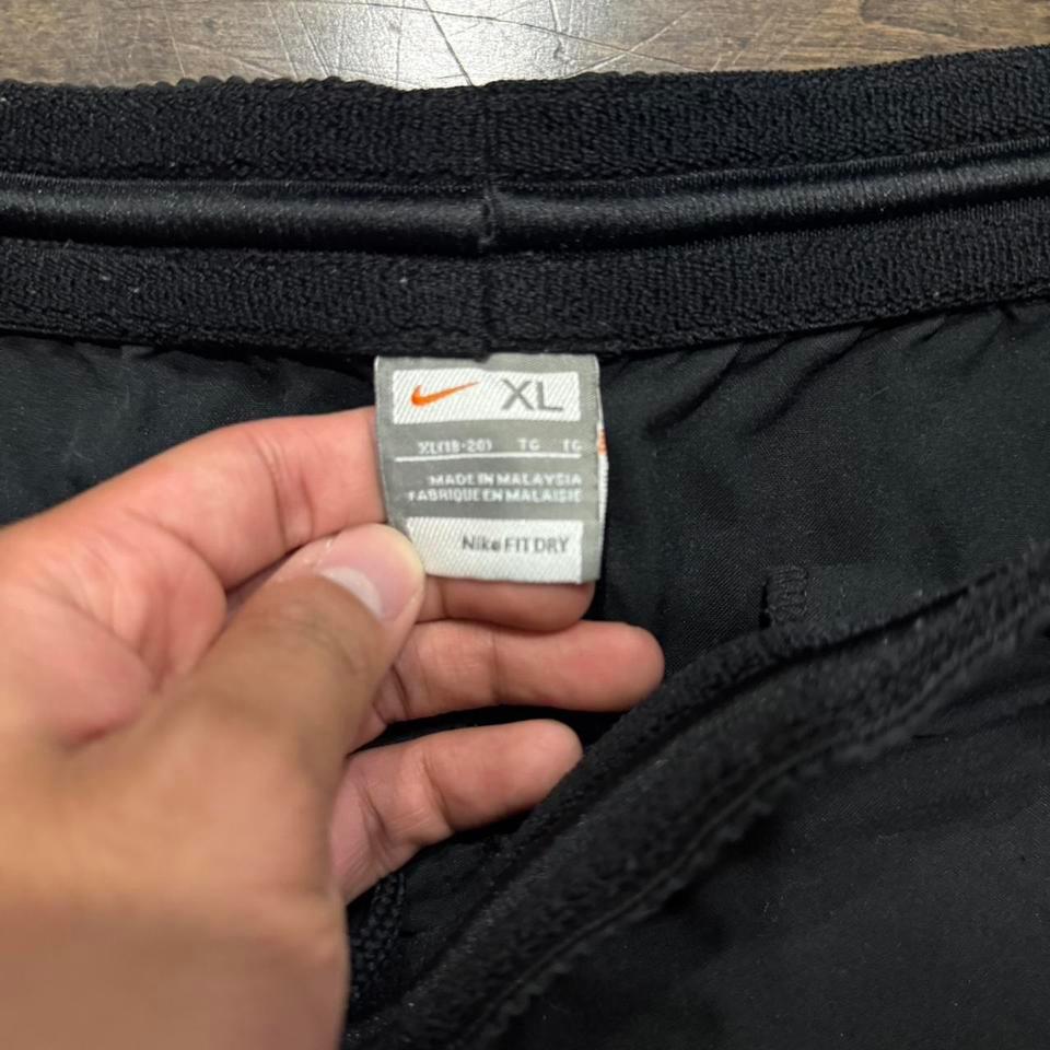 2000s Nike Black Baggy Shorts 0860 3