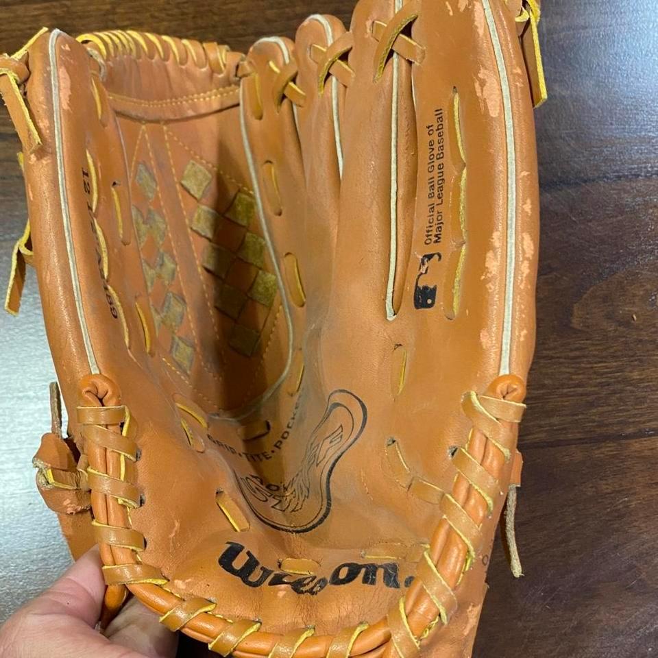 Wilson Crown Web Baseball Softball 2