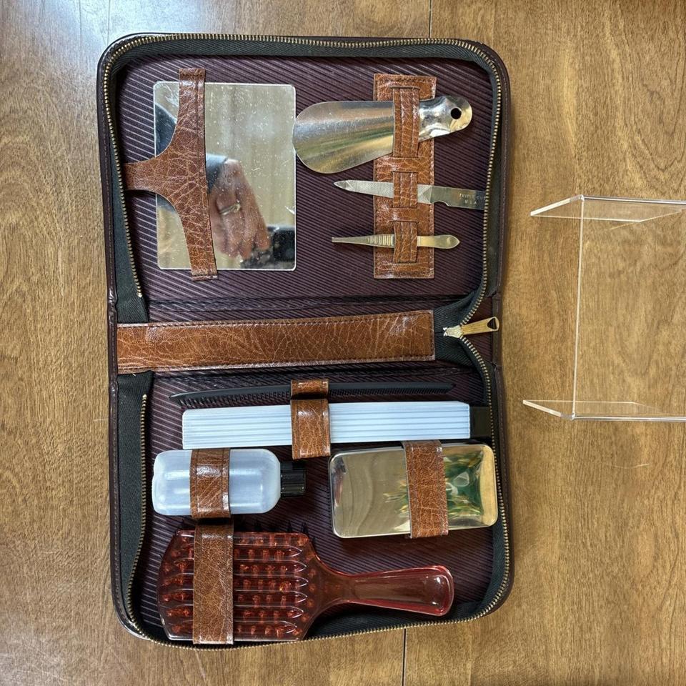Vintage Triple Cut Travel Kit Eca2