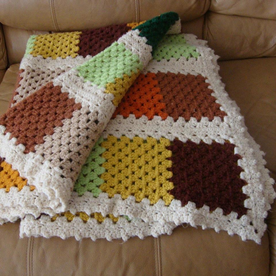 Vintage Crocheted Granny Squares Afghan 7cd3
