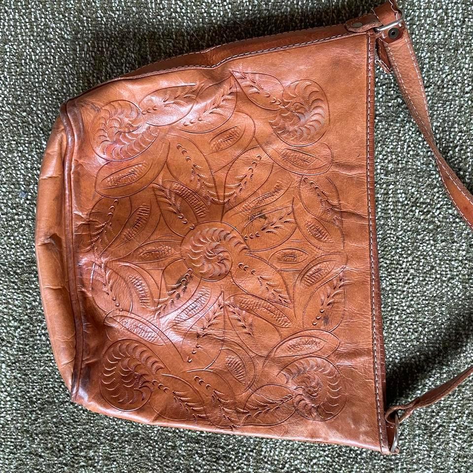 Vintage Tooled Leather Purse Beautiful 3