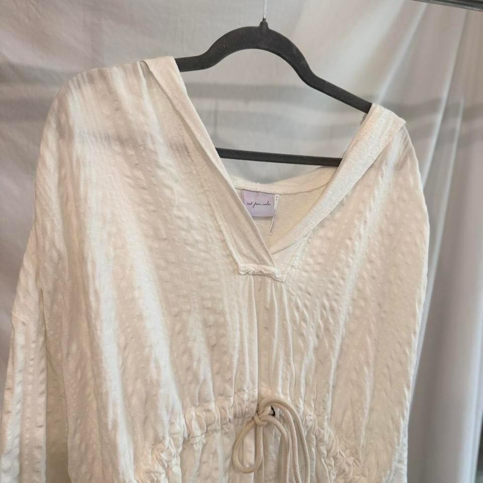 Urban Outfitters Cream Long Sleeve 8fa3