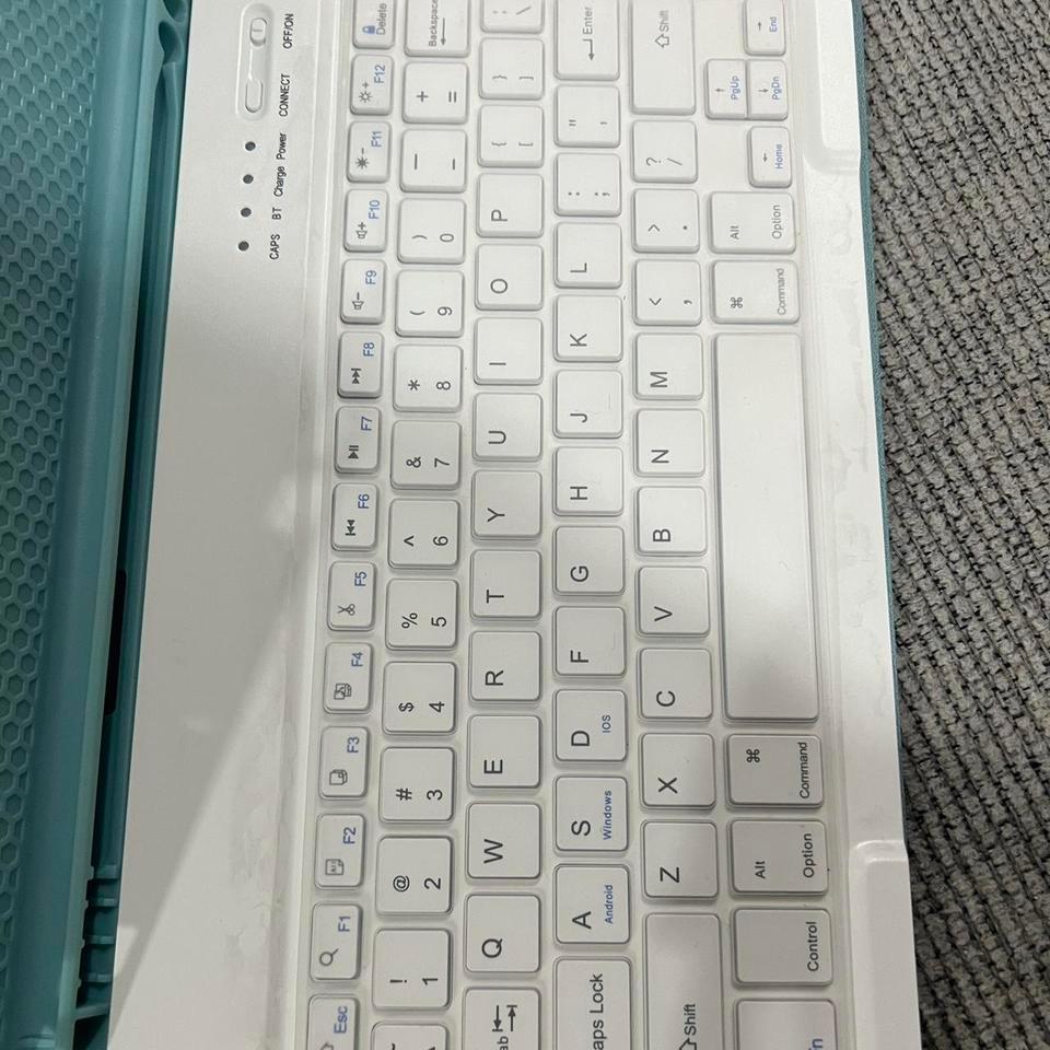 Ipad Case Turns It Into 2