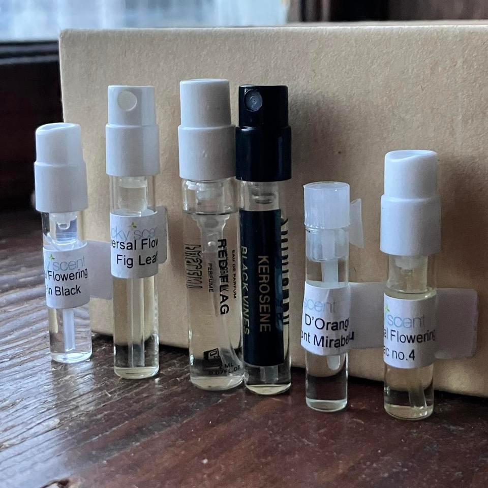 17 Perfume Samples Mostly Niche F14a 3
