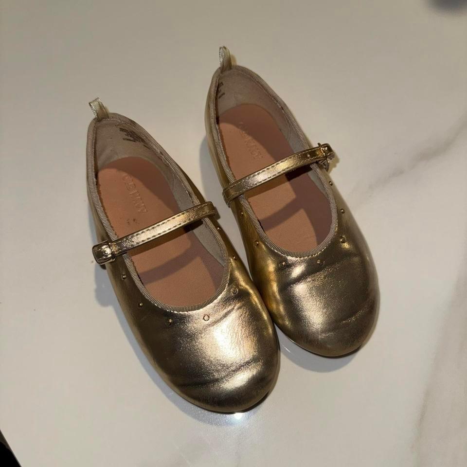 Old Navy Gold Ballet Flats 972e