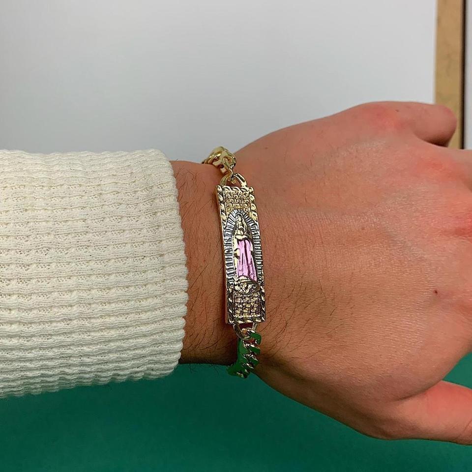 Vintage Y2k Style Gold Saint 7554